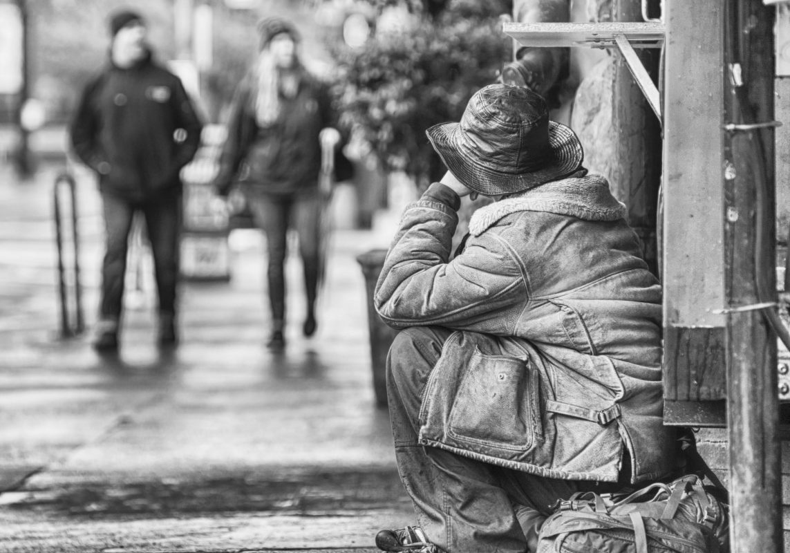 ΠΟΥ: Η φτώχεια μας κόβει χρόνια ζωής