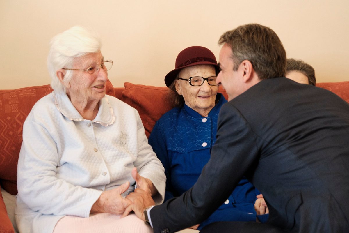 Μέτρα για τη φροντίδα των ηλικιωμένων ανακοίνωσε την Τρίτη ο Κυριάκος Μητσοτάκης