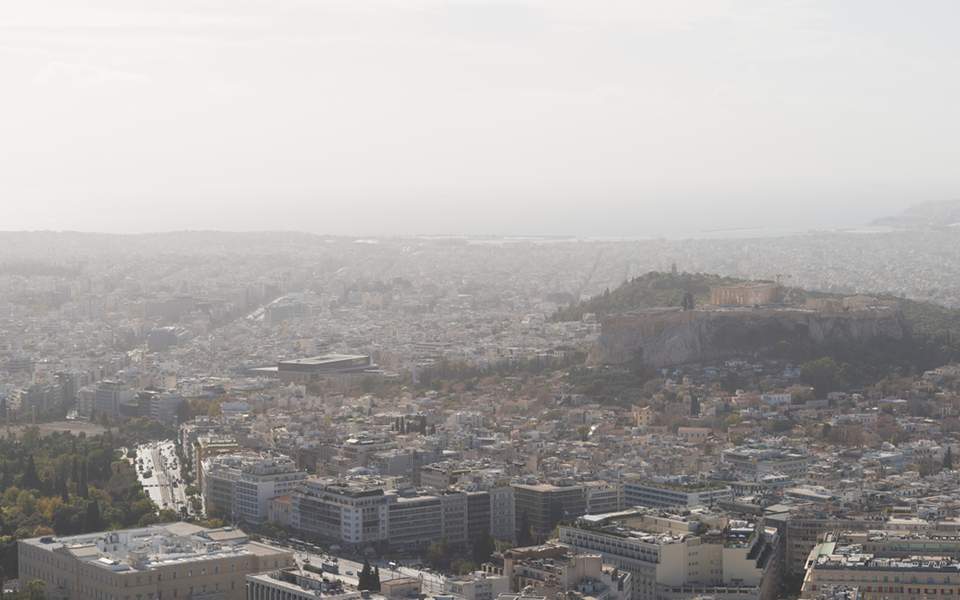 Πνίγει και σήμερα τη χώρα η αφρικανική ζέστη