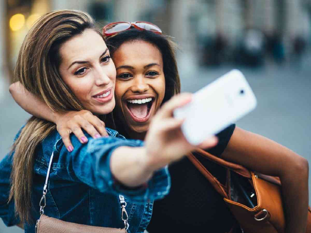 Ψείρες: Μπορούν οι selfies να φέρουν έξαρση;