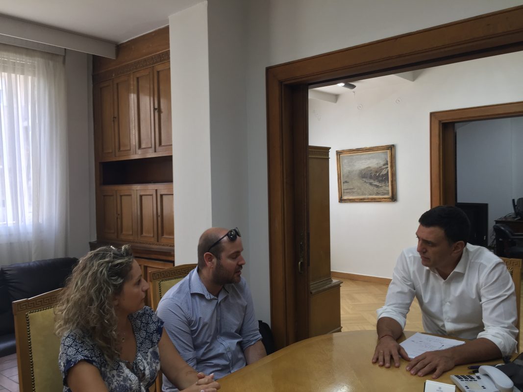 Με τους γονείς του μικρού Παναγιώτη Ραφαήλ συναντήθηκε ο Βασίλης Κικίλιας