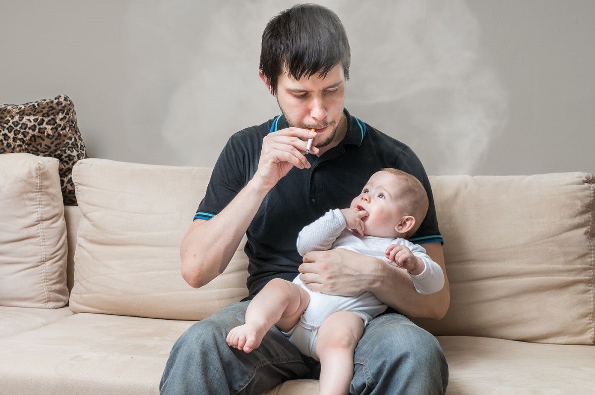 Κάπνισμα: Σχεδόν όλα τα παιδιά έχουν ίχνη νικοτίνης στα χέρια τους