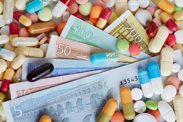 Πόλεμος χαρακωμάτων μεταξύ Φαρμακοποιών – Φαρμακαποθηκαρίων