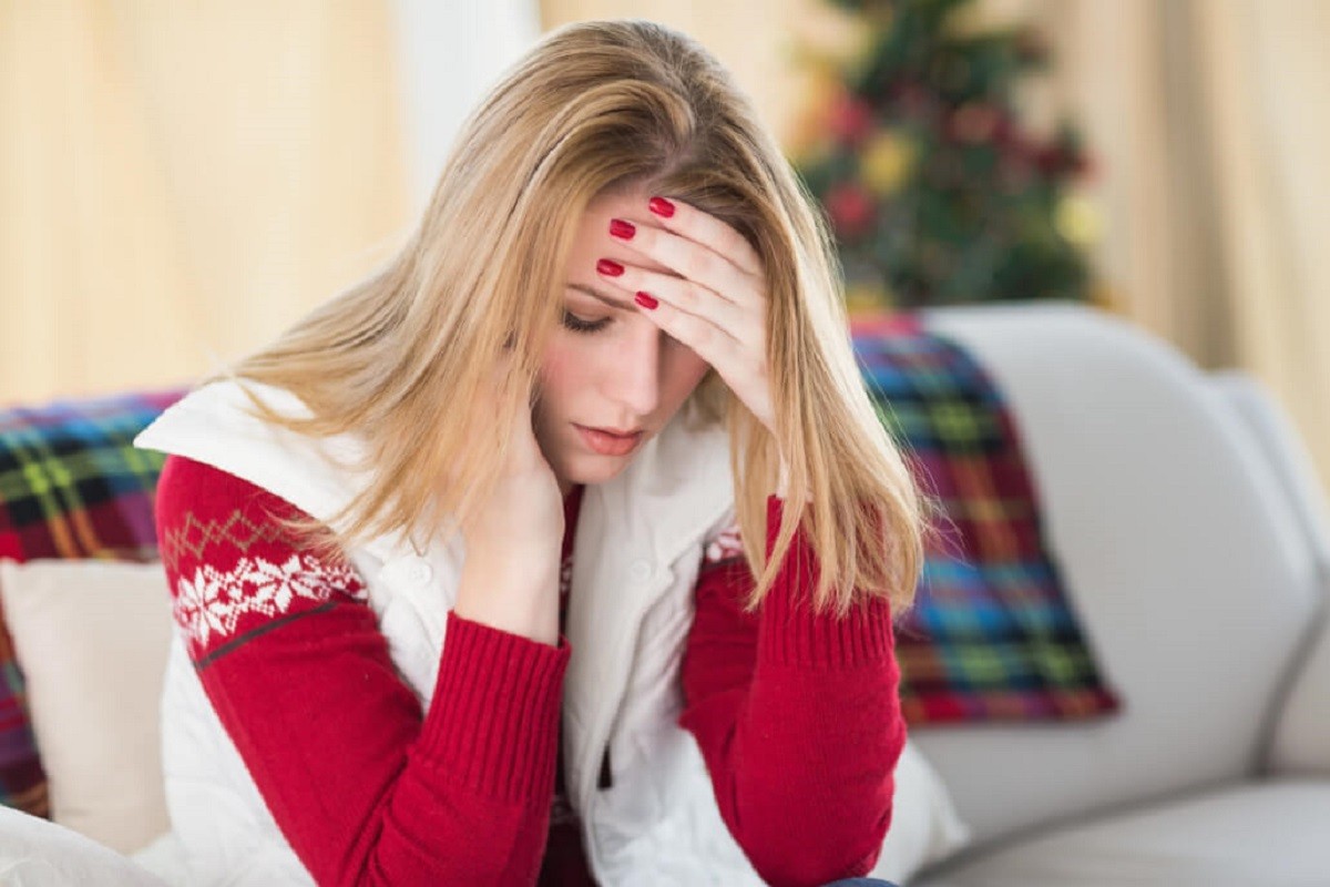 Πονοκέφαλος: 6 λόγοι που μας χτυπά περισσότερο τα Χριστούγεννα