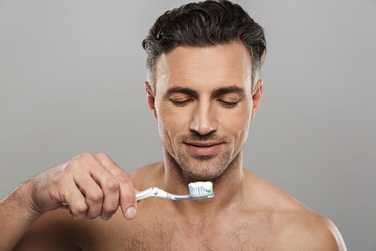 Δόντια: Πώς αυξάνεται ο κίνδυνος άνοιας αν δεν τα βουρτίζετε