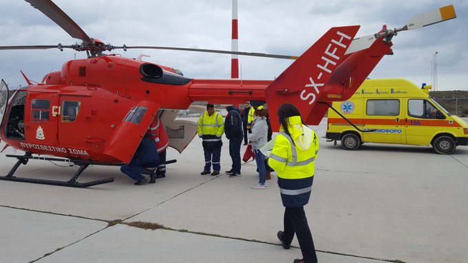 Αεροδιακομιδή ασθενή με ελικόπτερο της Πυροσβεστικής (ΦΩΤΟ)