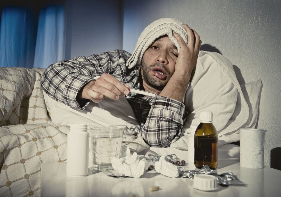 Γρίπη: Γιατί τα συμπτώματα επιδεινώνονται το βράδυ;