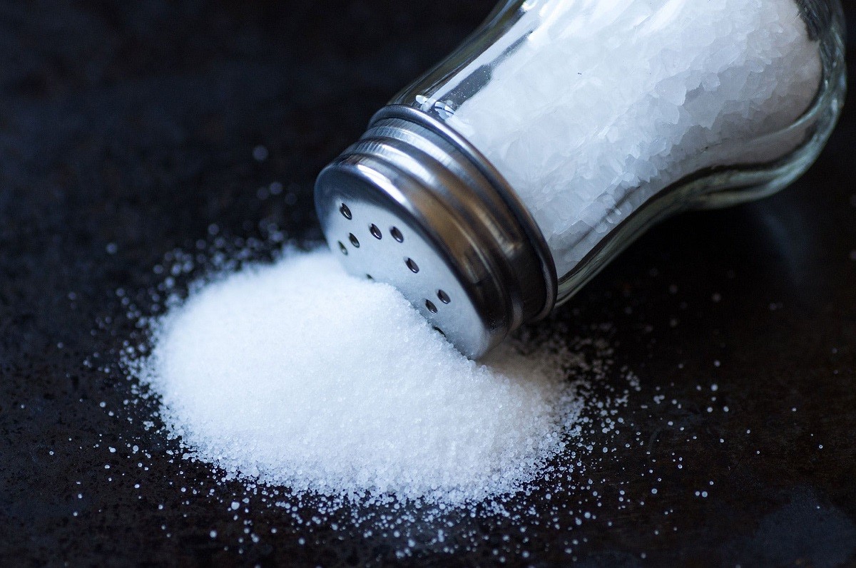 αλάτι που κάνει πιο ευάλωτο το ανοσοποιητικό μας να το χτυπήσει ο κορωνοϊός