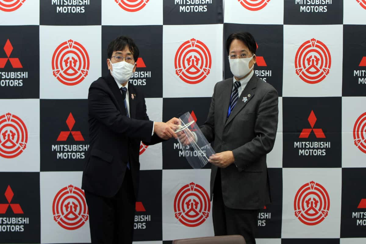 Mitsubishi Motors: Ξεκίνησε την κατασκευή προστατευτικών ασπίδων προσώπου
