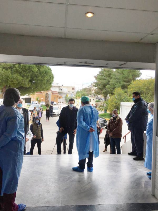 Τα νοσοκομεία Τρίπολης και Κορίνθου επισκέφθηκε την Κυριακή ο Βασίλης Κικίλιας