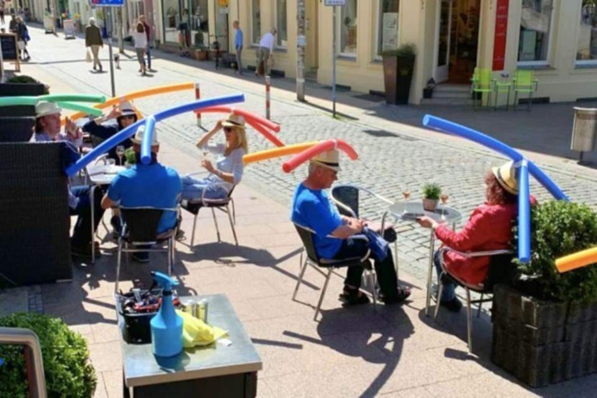 Πρωτότυπη ιδέα για την τήρηση των αποστάσεων στις καφετέριες