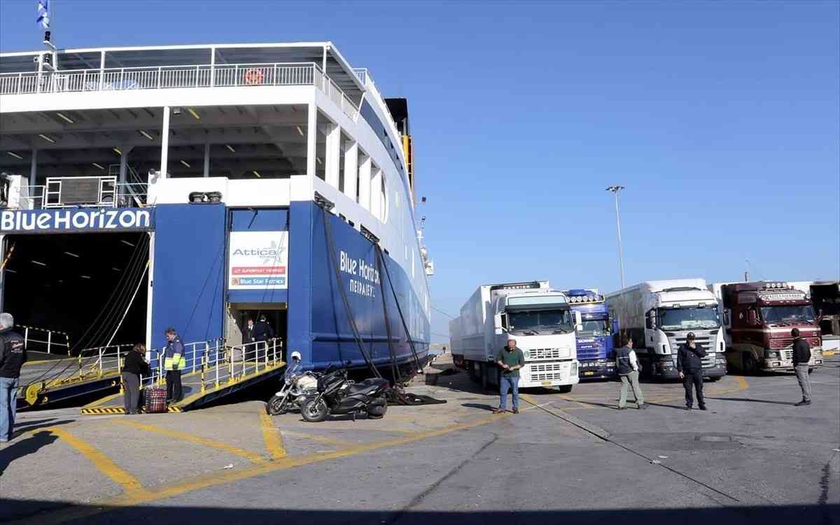 Έκρηξη στο επιβατικό πλοίο Blue Horizon – Τέσσερις τραυματίες