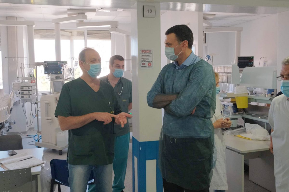 Στη Θεσσαλονίκη ο Κικίλιας – Ευρεία σύσκεψη για την αντιμετώπιση της αύξησης εισαγωγών στα νοσοκομεία