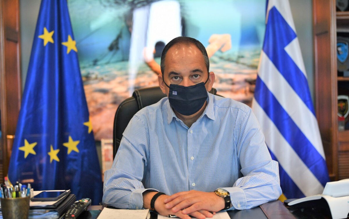 Στη ΜΕΘ του Ευαγγελισμού εισήχθη ο υπουργός Ναυτιλίας Γιάννης Πλακιωτάκης