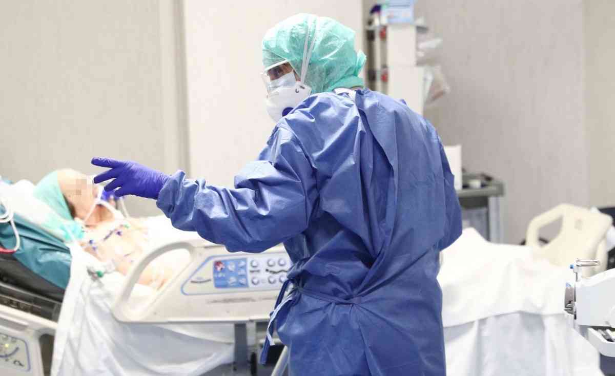 Κορονοϊός: 85 θάνατοι ασθενών από Covid – 1.190 νέα κρούσματα και 552 διασωληνωμένοι σε ΜΕΘ