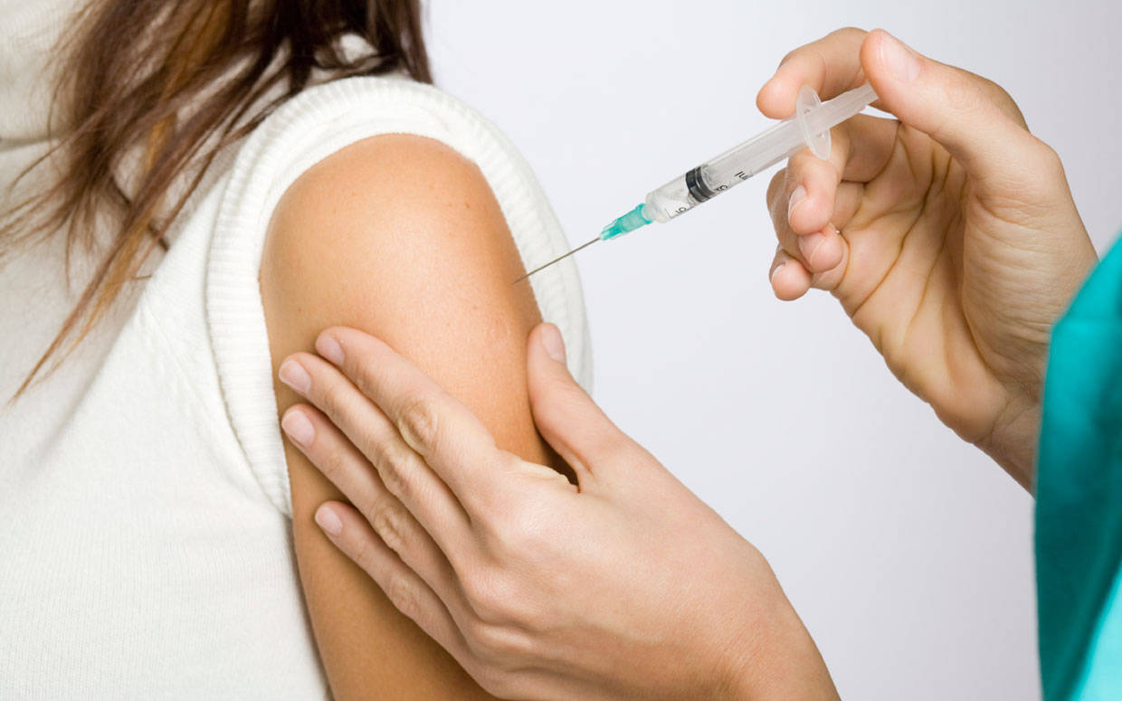 Αξιωματούχος ΕΜΑ: “Φαίνεται να υπάρχει σχέση μεταξύ εμβολίου AstraZeneca και θρόμβων”
