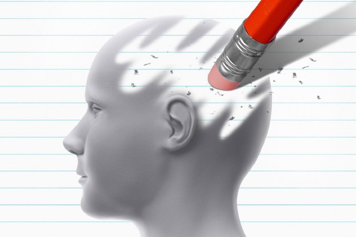 γραφικό με γόμα να σβήνει την μνήμη από τον εγκέφαλο άνδρα