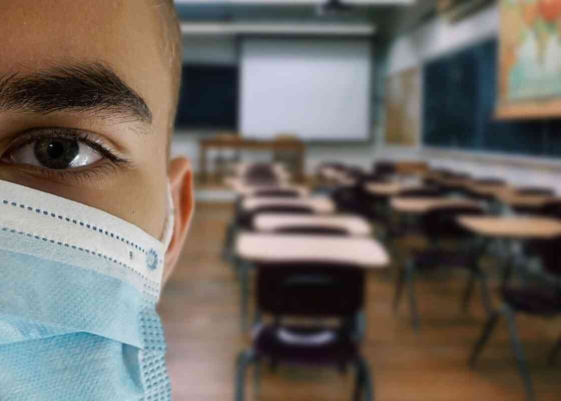 Ανησυχία για τα σχολεία: Ένα στα πέντε κρούσματα είναι ηλικίας κάτω των 17 ετών – Το υγειονομικό πρωτόκολλο