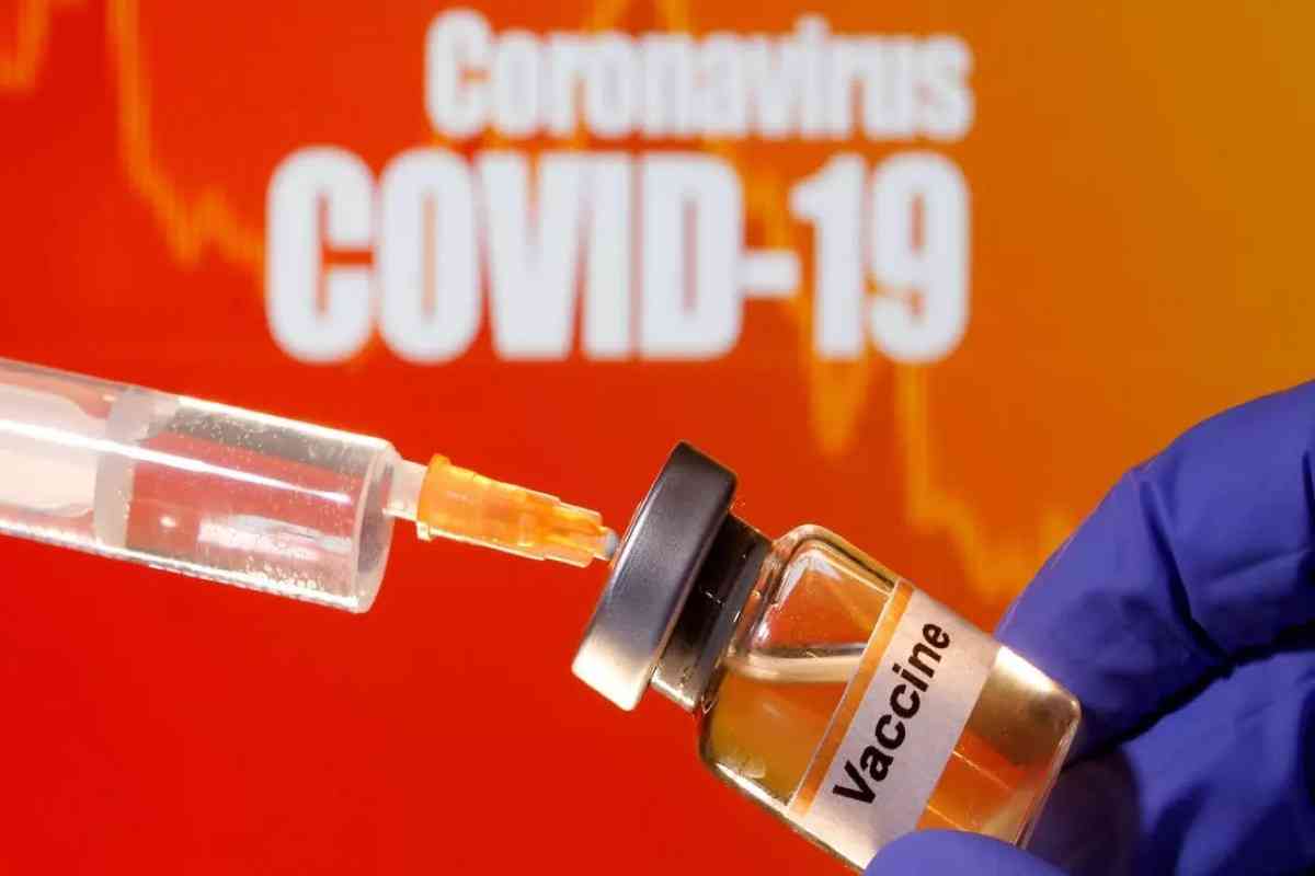 Βρετανία: Το εμβόλιο της Οξφόρδης και της AstraZeneca θα προσφέρει διπλή προστασία