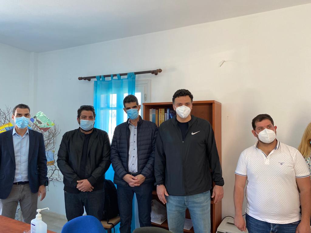 Κικίλιας – Θεμιστοκλέους από Νάξο, Ηρακλειά και Σχοινούσα: Επιταχύνονται οι εμβολιασμοί στα νησιά