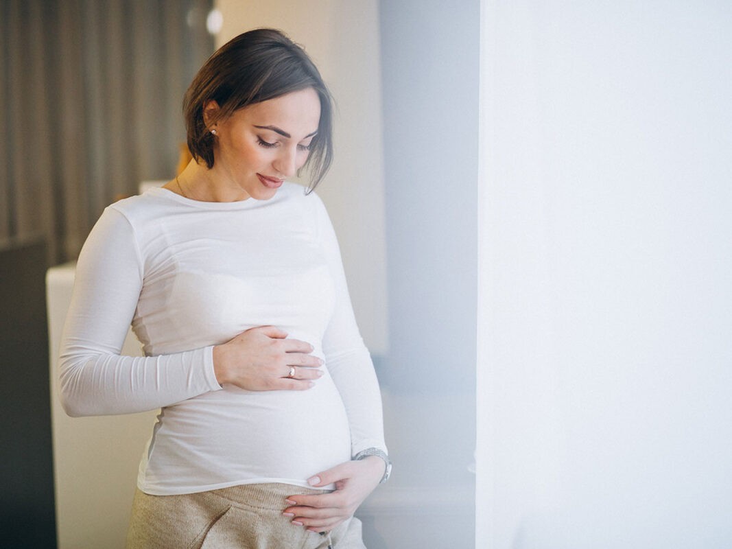 Εγκυμοσύνη: Πως η ποιότητα του αέρα επηρεάζει τη νευρολογική ανάπτυξη του εμβρύου