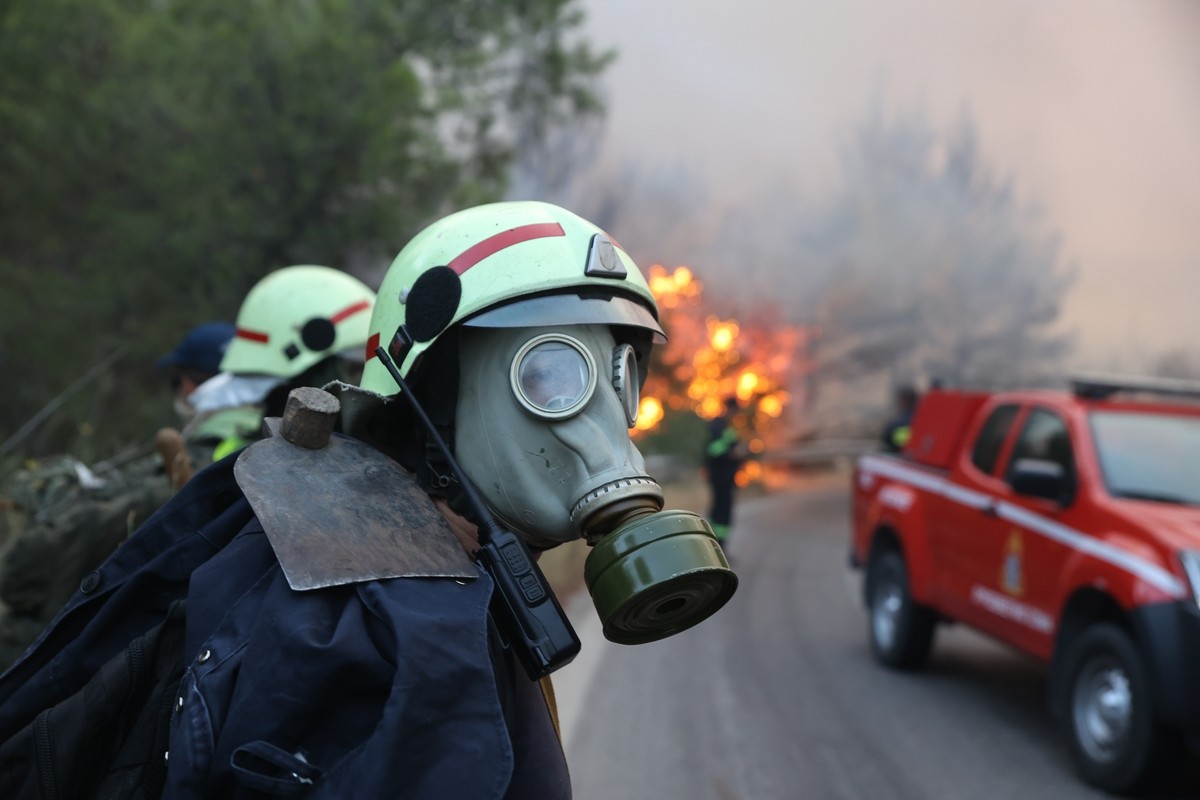 Γενικό Κρατικό Αθηνών: Τρεις εγκαυματίες από την μεγάλη φωτιά στη Πεντέλη – Η κατάσταση της υγείας τους