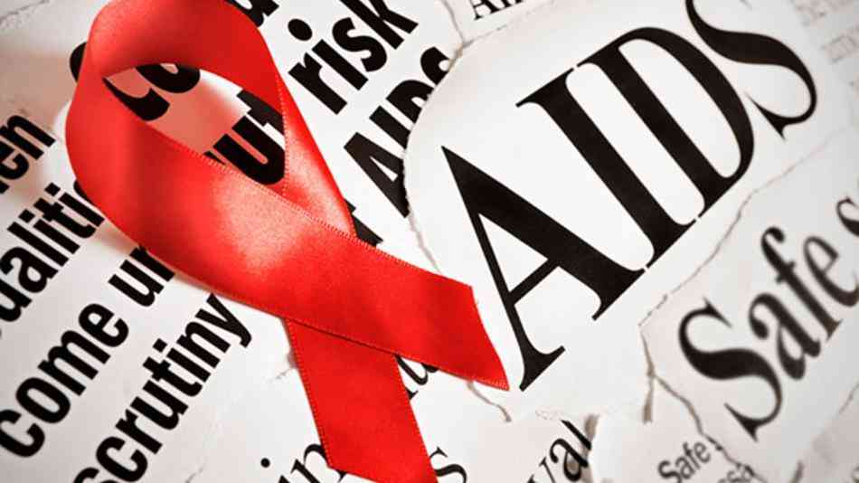 AIDS: Η ιστορία της κόκκινης κορδέλας