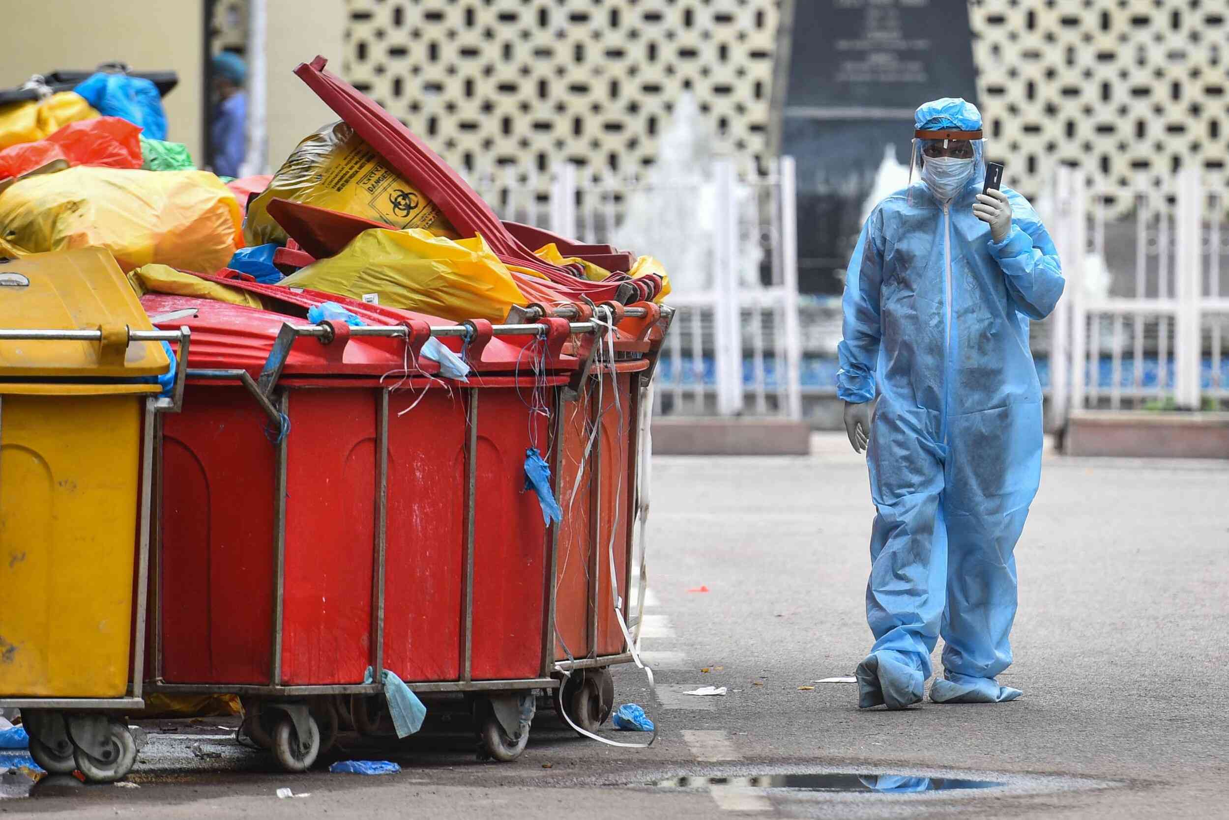 ΠΟΥ-Covid-19: Τεράστιοι όγκοι νοσοκομειακών αποβλήτων από τον κορονοϊό απειλούν τη δημόσια υγεία