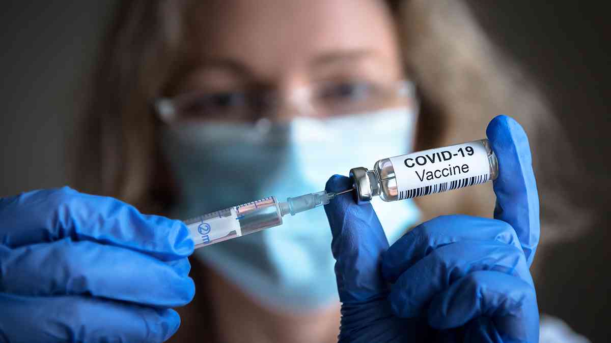 Κορωνοϊός: Τα εμβόλια μειώνουν την πιθανότητα μακράς Covid-19 ακόμη και μετά τη λοίμωξη
