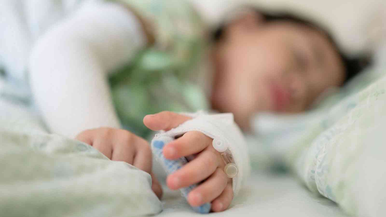 Οξεία ηπατίτιδα σε παιδιά: Τα lockdown για τον κορονοϊό ενδέχεται να τα επηρέασαν – Πώς εμπλέκονται δύο ιοί