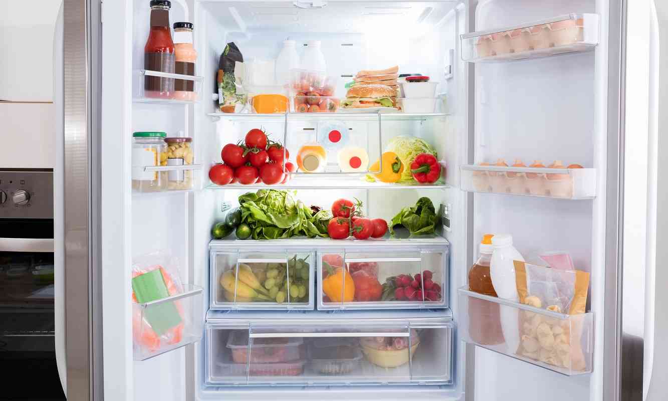 Διατροφή: 4 λάθη που κάνουμε και χαλάνε τα τρόφιμα στο ψυγείο