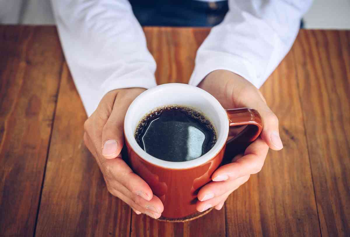 Καφές: Γιατί μας ξυπνάει;