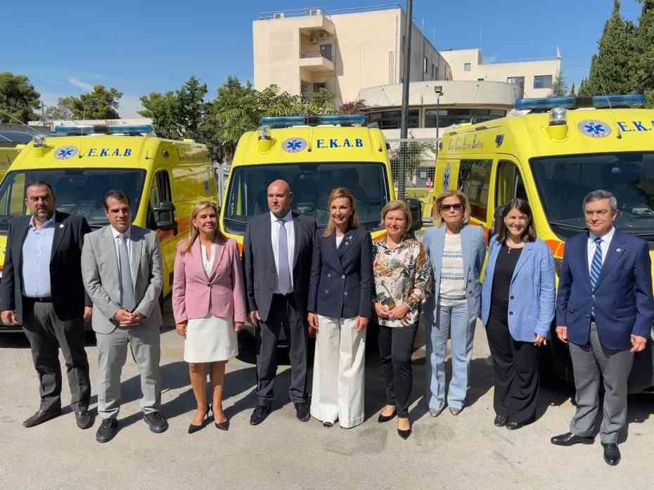 Δωρεά 20 εξοπλισμένων ασθενοφόρων στο ΕΚΑΒ, από την Ένωση Ελλήνων Εφοπλιστών