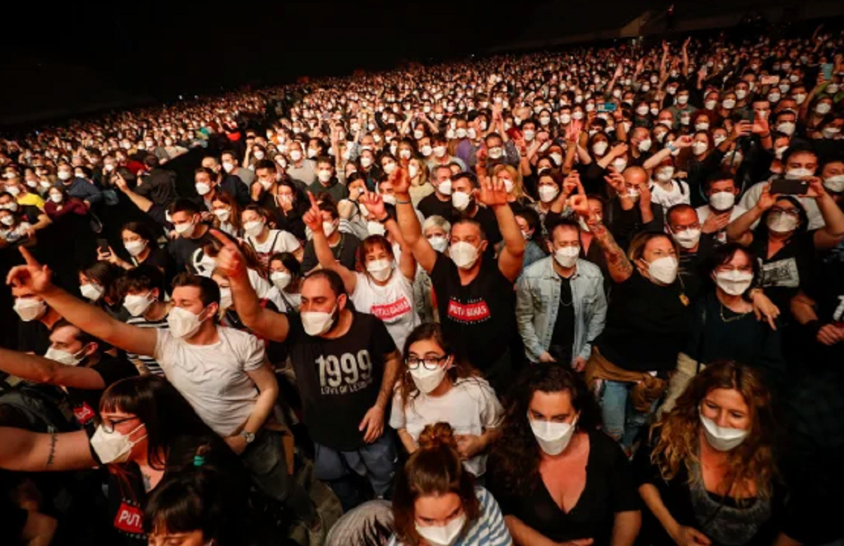 Κορωνοϊός: Έχει προκαλέσει κρίσεις πανικού στον κόσμο σε συναυλίες