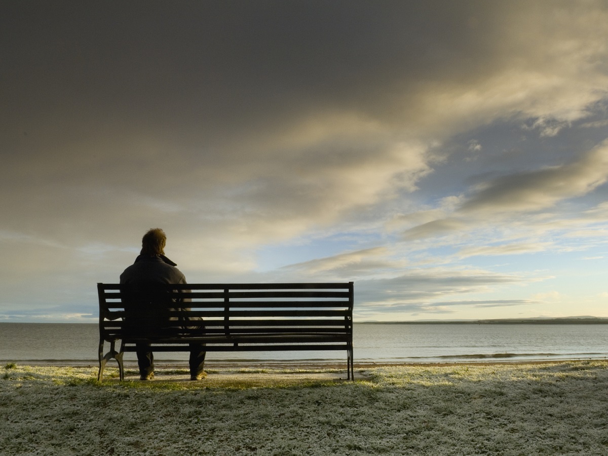Μοναξιά: Επηρεάζει τη μνήμη και την ψυχική υγεία