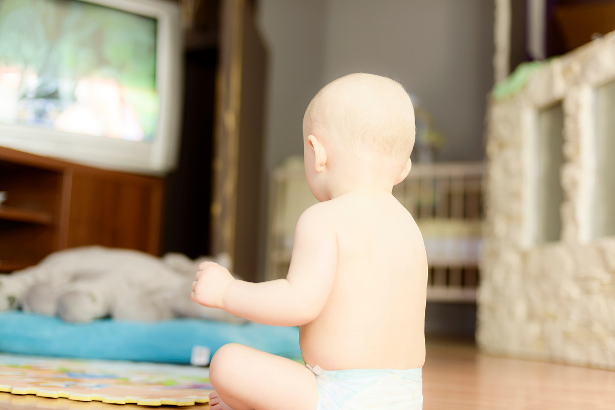 Τηλεόραση: Πώς επηρεάζει τις γλωσσικές δεξιότητες των μωρών