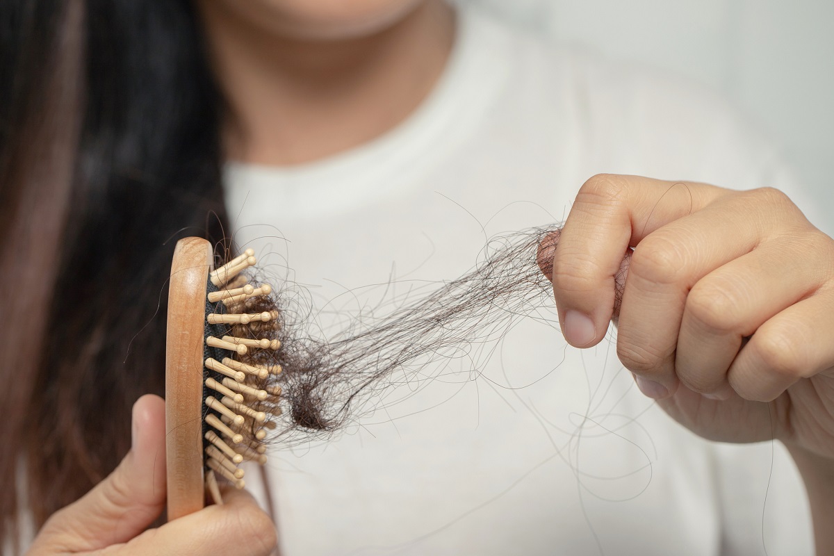 Μαλλιά: Φταίει ο θυρεοειδής για την τριχόπτωση;