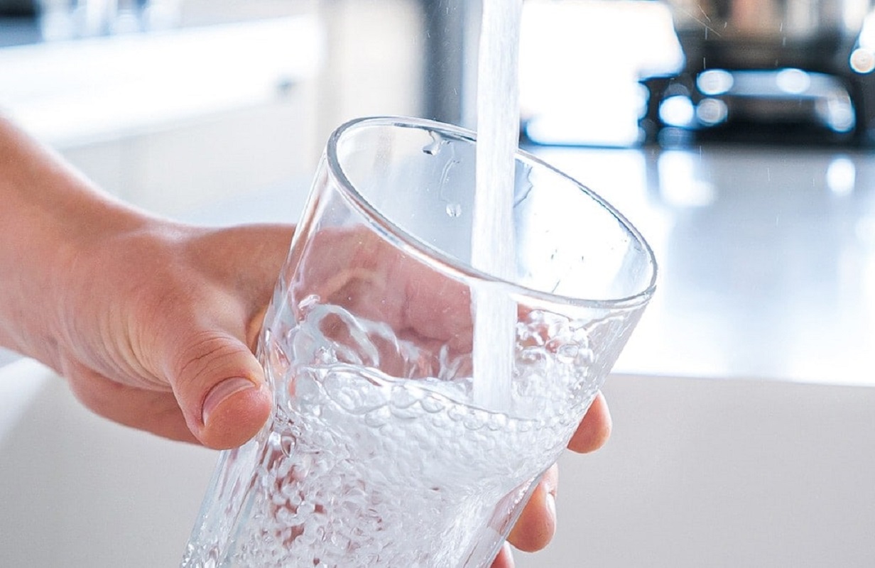 Νερό: Ποια είναι τα οφέλη του στην υγεία μας