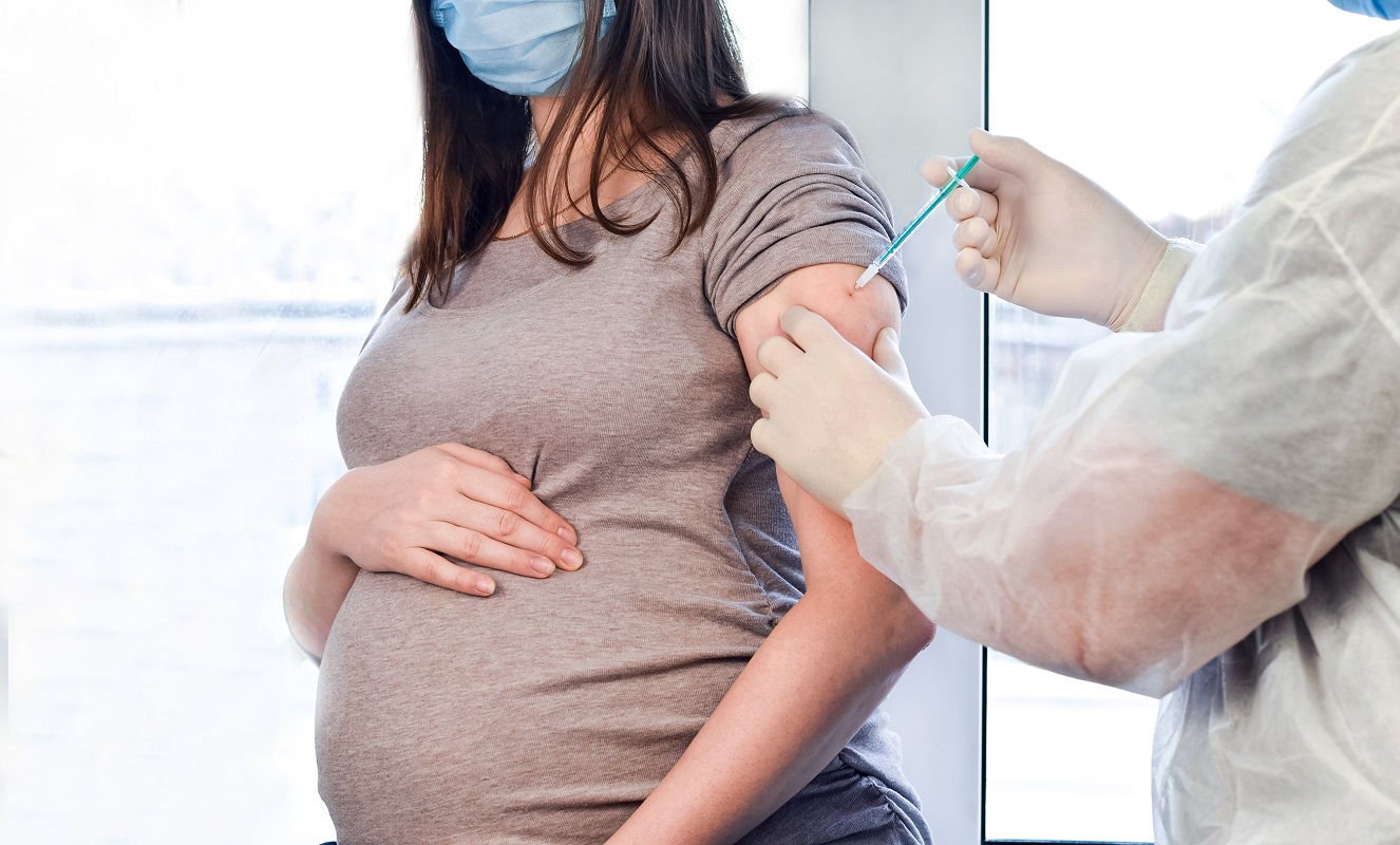 Εγκυμοσύνη: Από ποιές επιπλοκές προστατεύει το αντιγριπικό εμβόλιο
