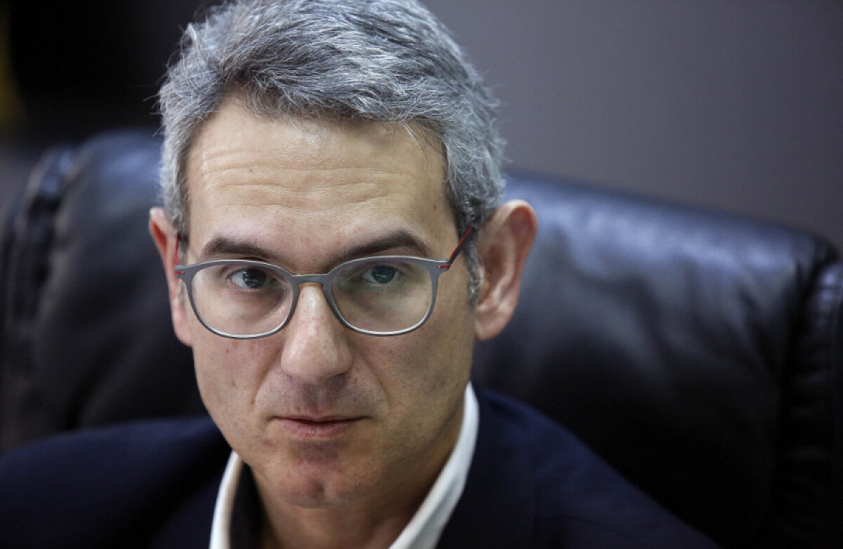 Δημήτρης Παρασκευής:  “Στη μνήμη όλων των ανθρώπων που έχασαν τη ζωή τους από Covid-19…”