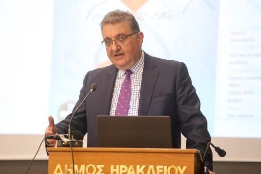 Αθανάσιος Εξαδάκτυλος: Οι γυναίκες με ενθέματα έχουν 20% λιγότερες πιθανότητες να παρουσιάσουν καρκίνο μαστού