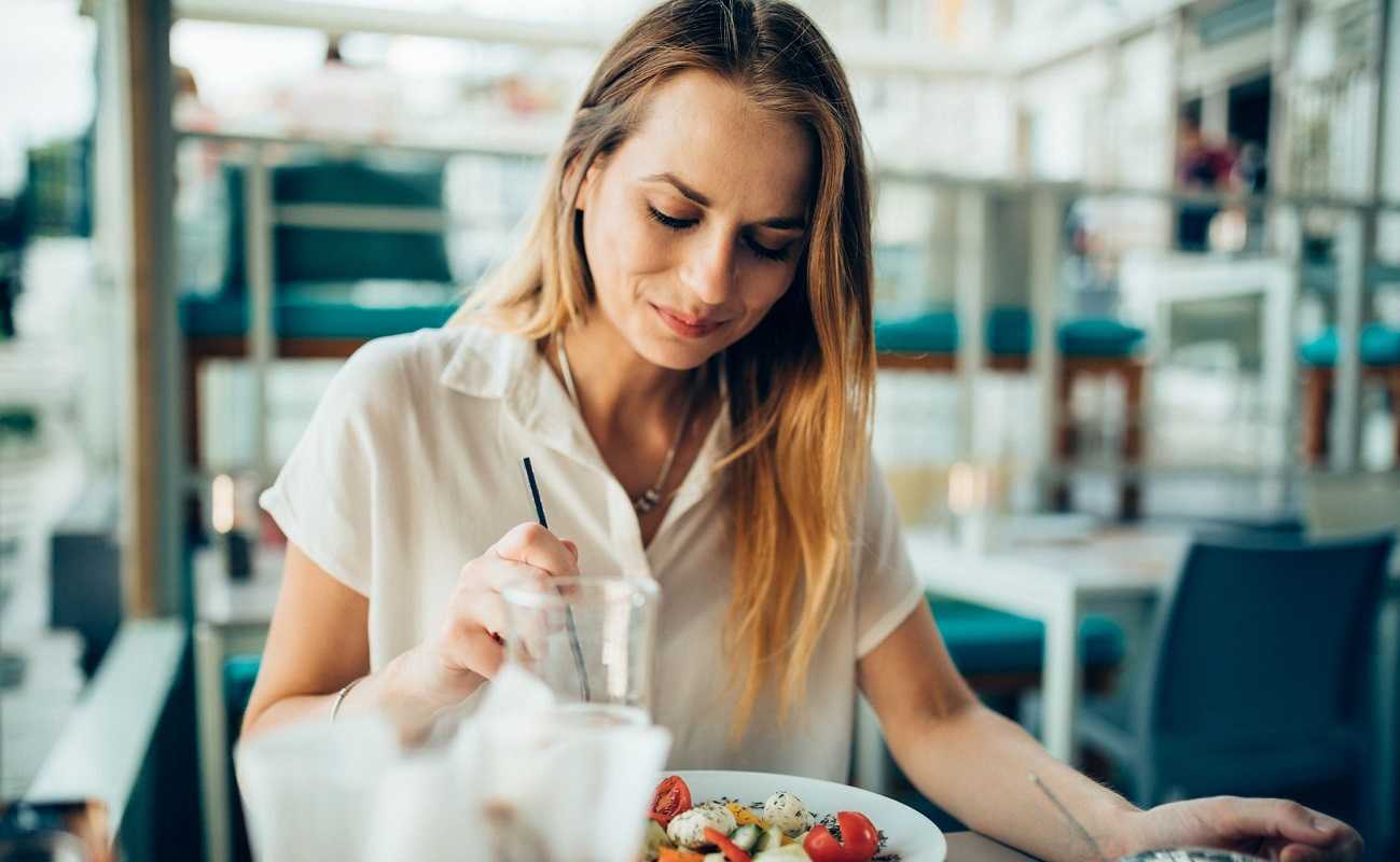 Διατροφή: 5 τρόποι να ευχαριστηθούμε το φαγητό μας