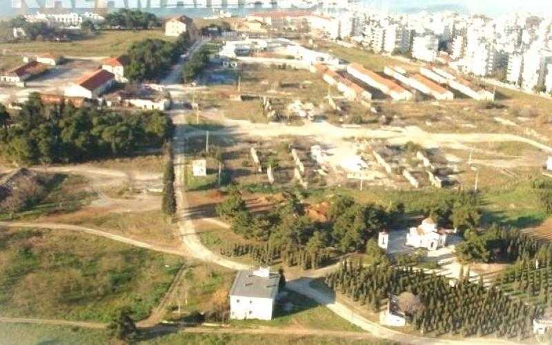 Υπογράφηκε η σύμβαση παραχώρησης 150 στρεμμάτων του πρώην στρατοπέδου «Καρατάσιου Α’» για το νέο Ογκολογικό Νοσοκομείο Θεσσαλονίκης
