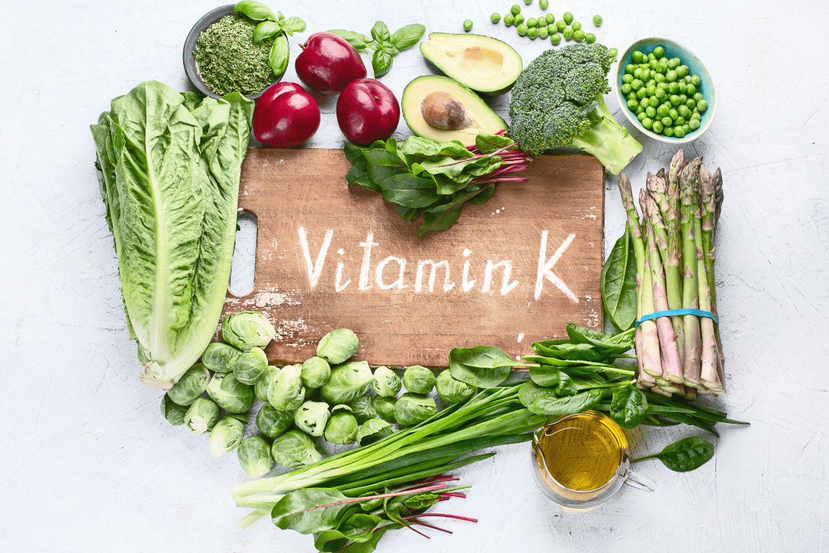 Βιταμίνη Κ: Πώς βοηθάει την υγεία μας και που την βρίσκουμε