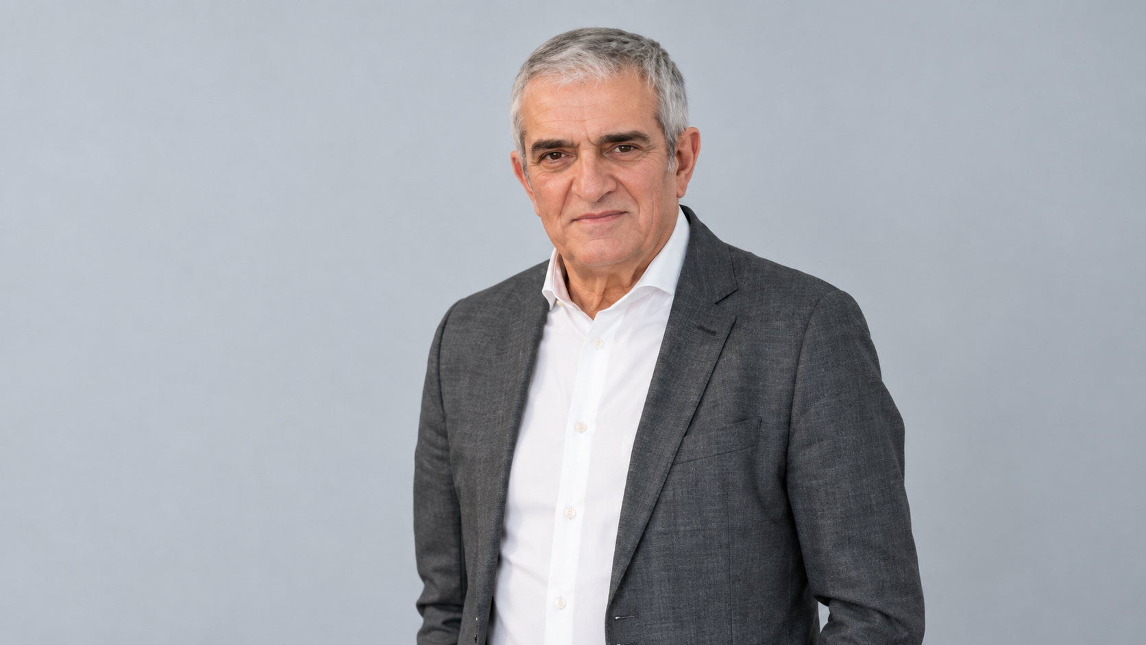 Μάνος Σιφονιός: Ξαφνικίτιδα και χ̶α̶ζ̶ο̶μ̶α̶ρ̶ί̶τ̶ι̶δ̶α̶