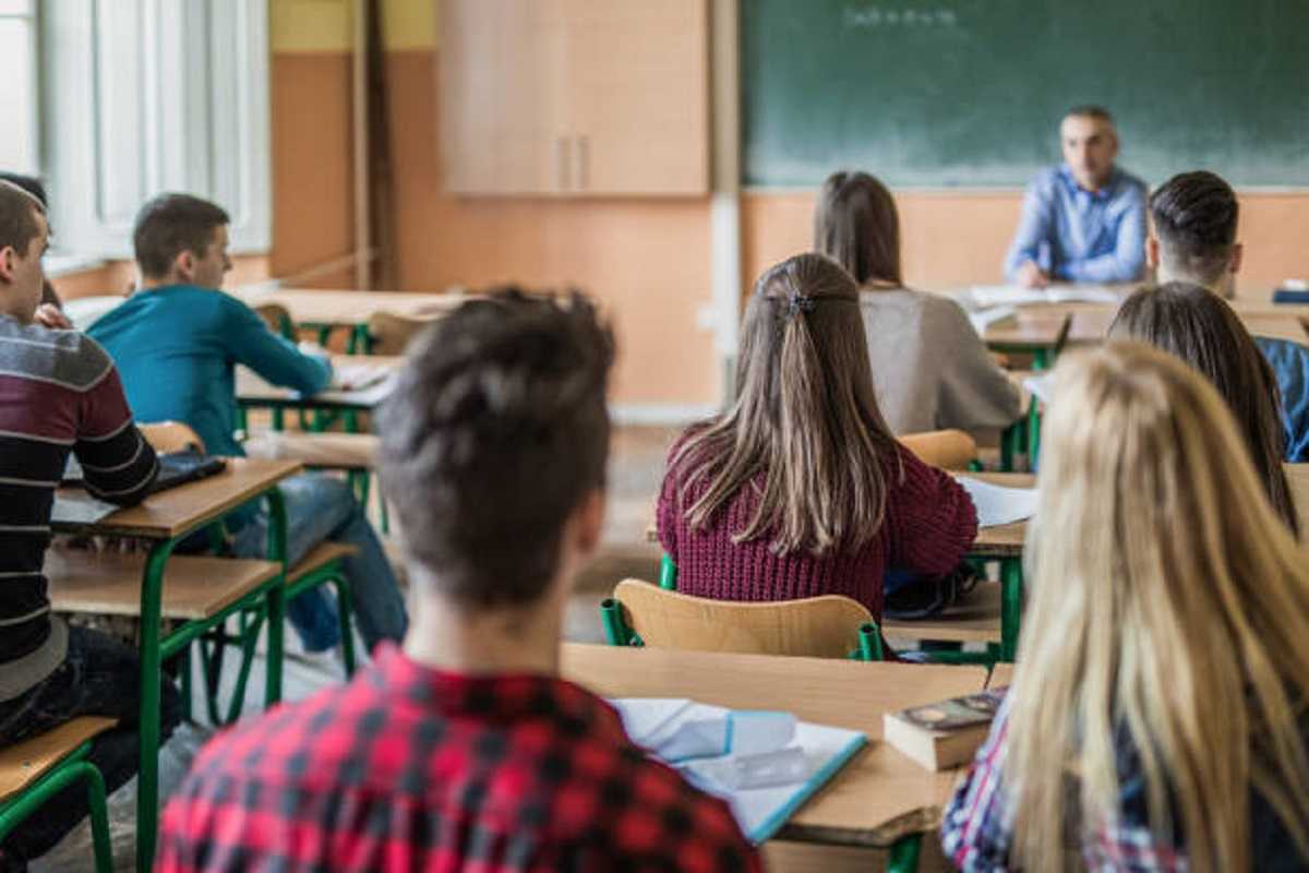 Σχολείο: Το άγχος για τις επιδόσεις οδηγεί σε κατάθλιψη στην ενήλικη ζωή