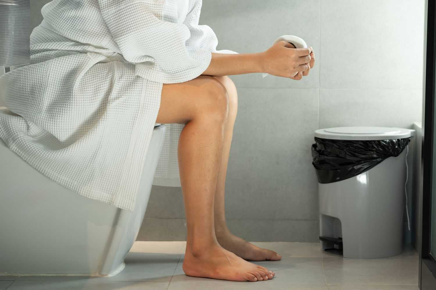 Ούρηση: Γιατί θέλουμε πιο συχνά τουαλέτα αργά τη νύχτα